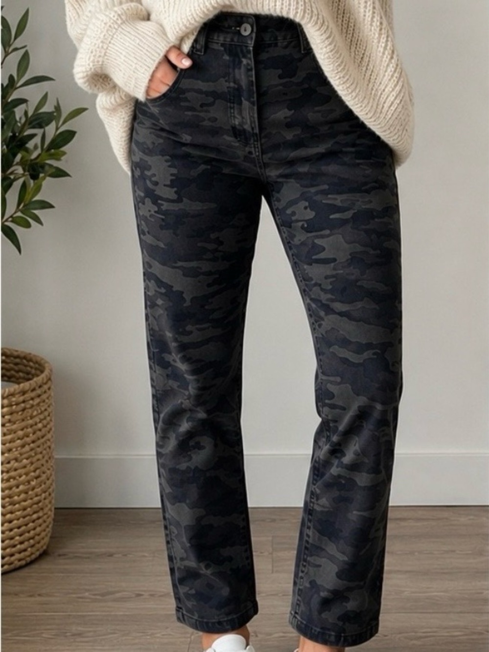 Sanctuary Black Gray Camo Straight Leg Stretch Pants Size 30